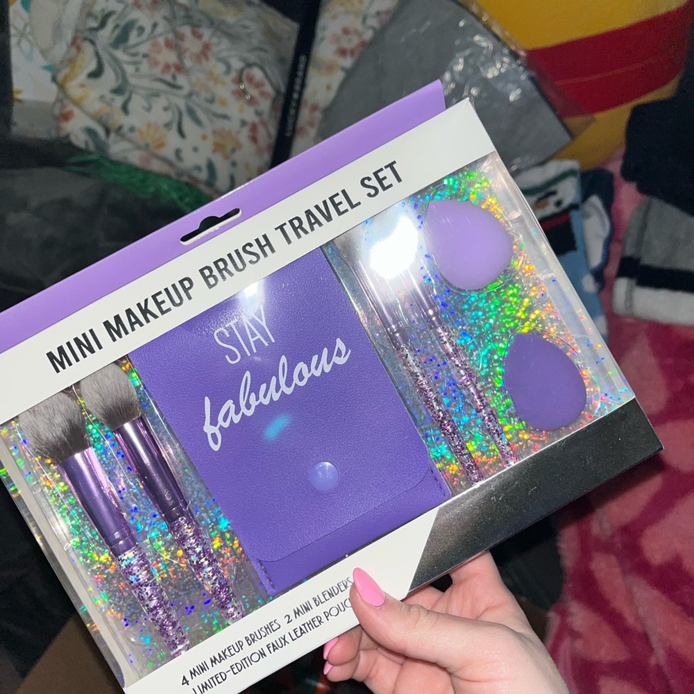 Mini Makeup Brush Travel Set - Purple